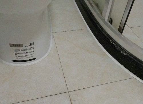 卫生间漏水 (2).jpg
