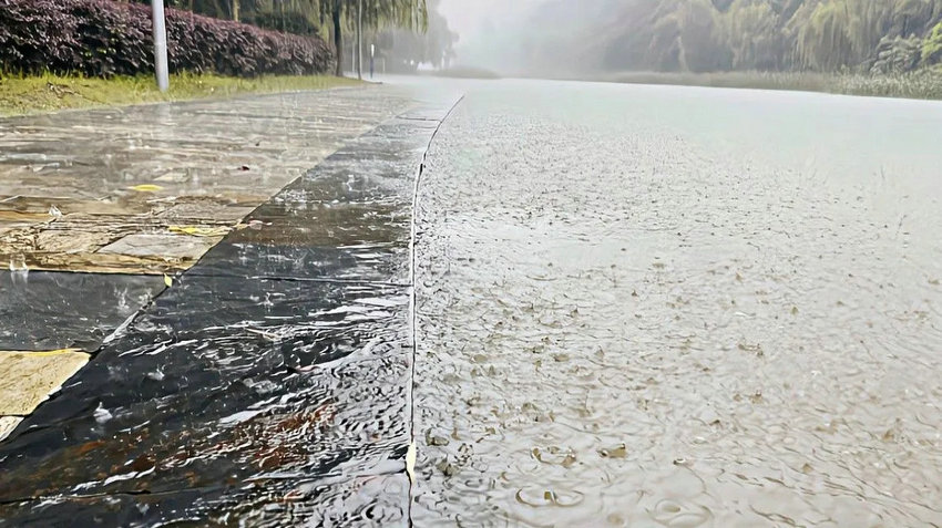 防水防水大暴雨.jpg